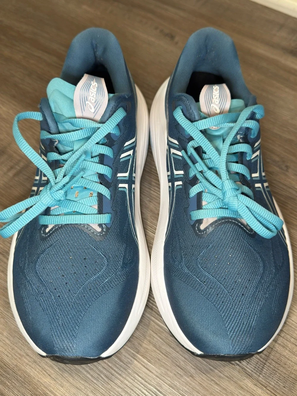ASICS GT-2000 14 Athletic Running Sneakers in Sea White